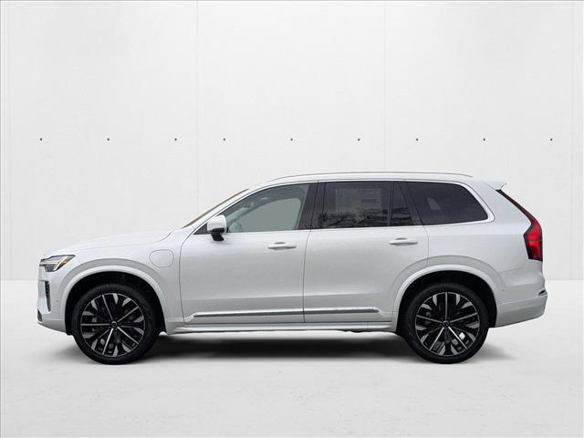 Photo of 2025 Crystal White Meta Volvo XC90 Plug-In Hybrid