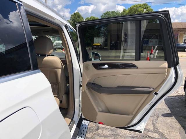 Photo of 2016 White Mercedes-Benz GL-Class