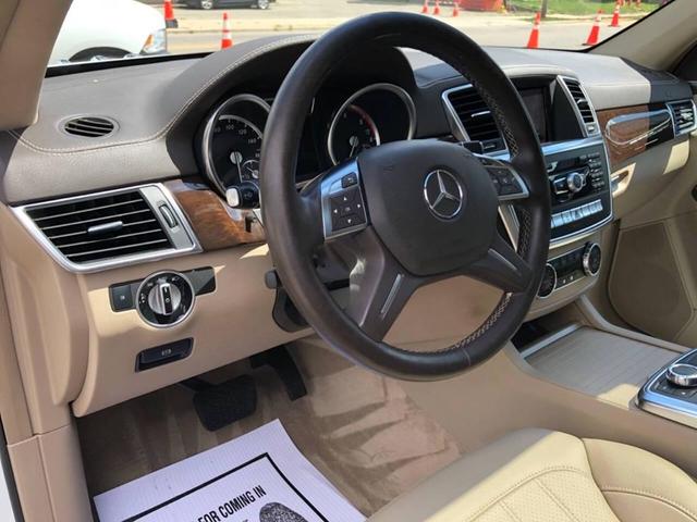 Photo of 2016 White Mercedes-Benz GL-Class