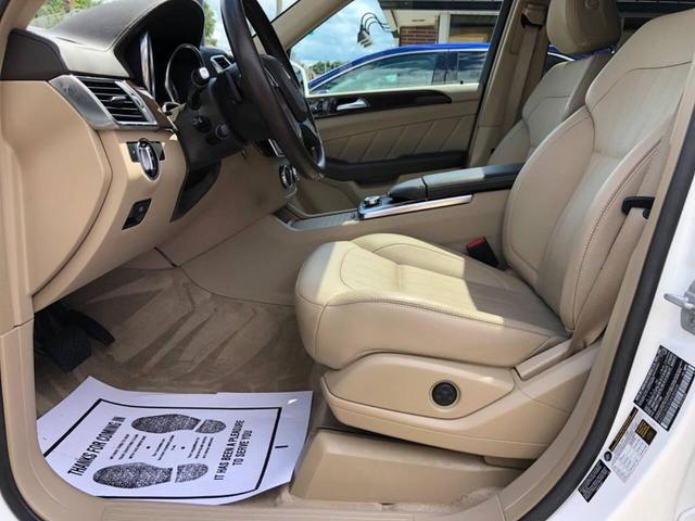 Photo of 2016 White Mercedes-Benz GL-Class