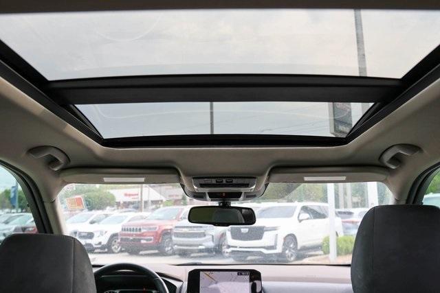 Photo of 2021 Solid Gray / Black Nissan Rogue
