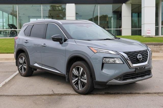 Photo of 2021 Solid Gray / Black Nissan Rogue