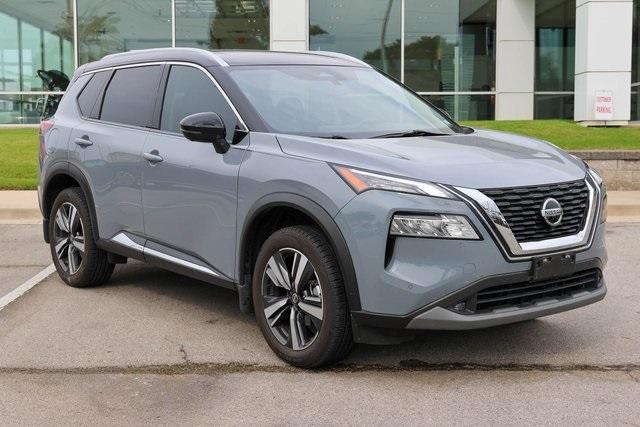 Photo of 2021 Solid Gray / Black Nissan Rogue