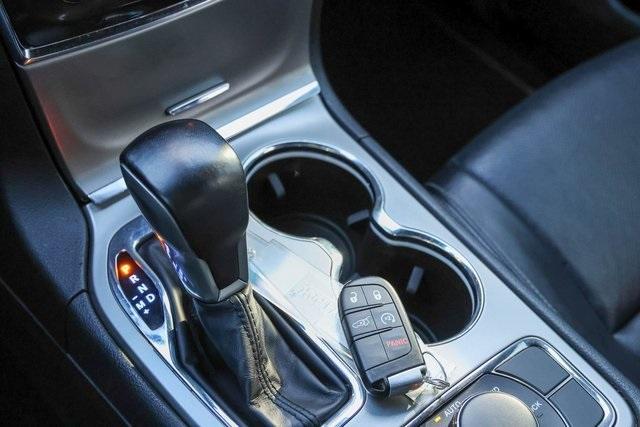 Photo of 2021 Velvet Red Pearlcoat Jeep Grand Cherokee