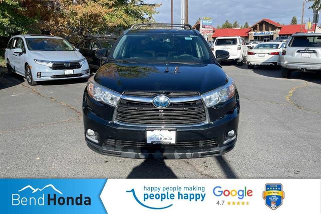 Photo of 2016 Midnight Black Metallic Toyota Highlander Hybrid