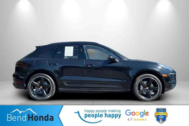 Photo of 2017 Black Porsche Macan