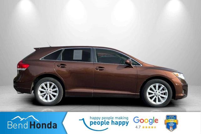 Photo of 2010 Sunset Bronze Mica Toyota Venza