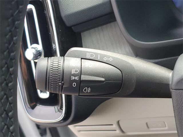 Photo of 2025 Volvo XC40