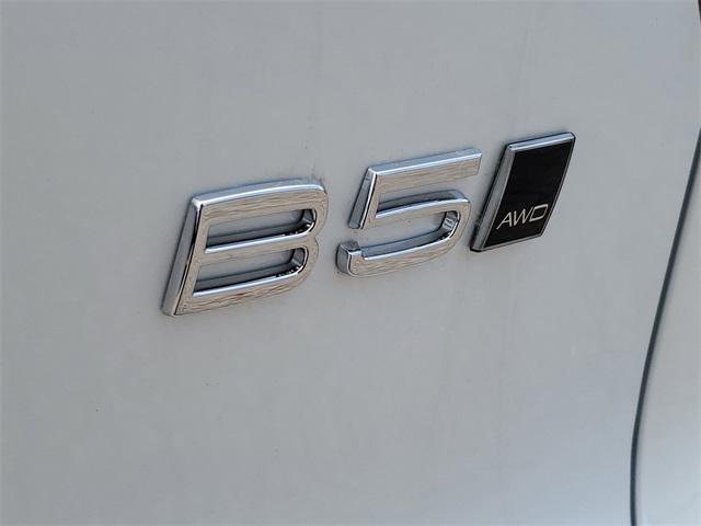 Photo of 2025 Volvo XC40