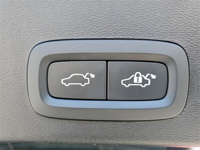 Photo of 2023 Thunder Gray Volvo XC40 Recharge Pure Electric