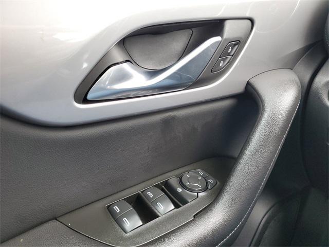 Photo of 2022 Silver Ice Metallic Chevrolet Blazer