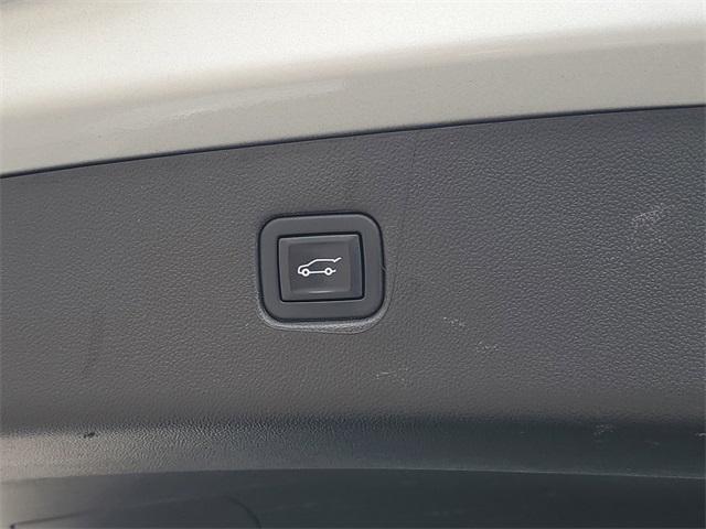 Photo of 2022 Silver Ice Metallic Chevrolet Blazer