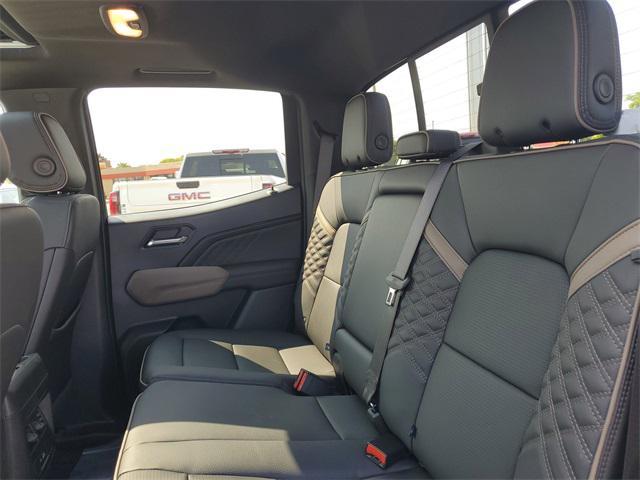 Photo of 2025 Summit White GMC Canyon