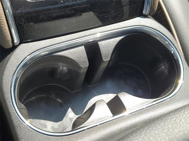 Photo of 2025 Summit White GMC Canyon