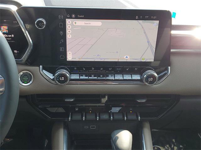 Photo of 2025 Summit White GMC Canyon
