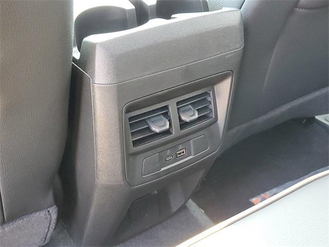 Photo of 2025 Summit White GMC Canyon
