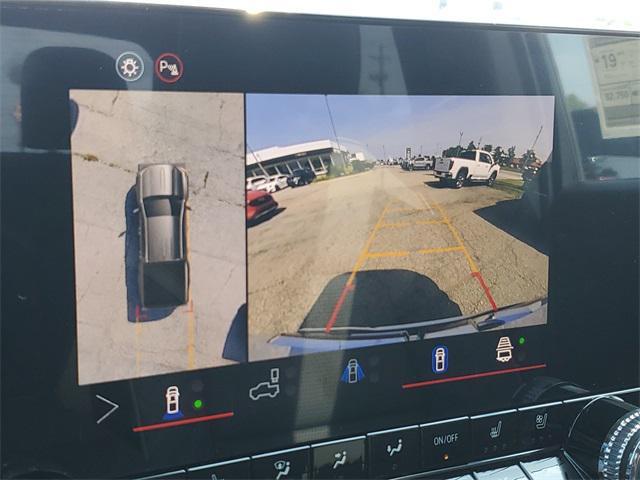 Photo of 2025 Summit White GMC Canyon