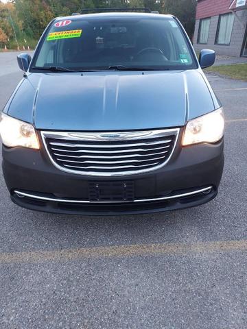 Photo of 2011 Sapphire Crystal Met Clearcoat Chrysler Town & Country