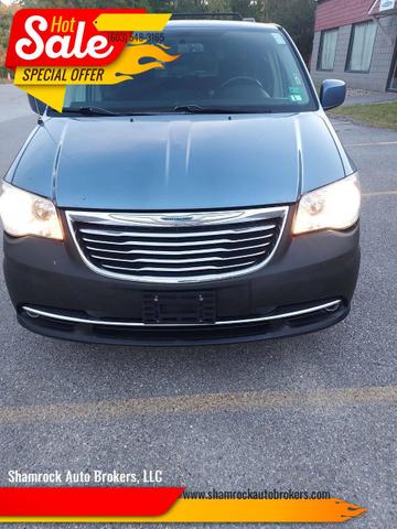 Photo of 2011 Sapphire Crystal Met Clearcoat Chrysler Town & Country