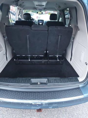 Photo of 2011 Sapphire Crystal Met Clearcoat Chrysler Town & Country