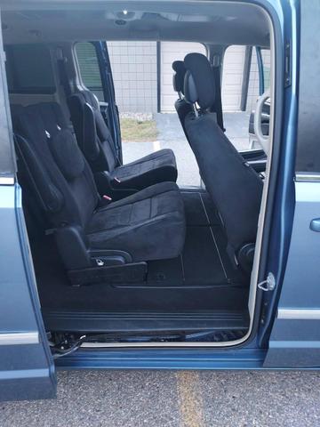 Photo of 2011 Sapphire Crystal Met Clearcoat Chrysler Town & Country