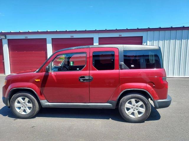 Photo of 2009 Burgundy Honda Element