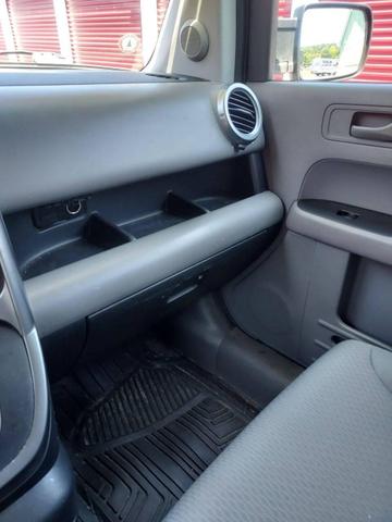 Photo of 2009 Burgundy Honda Element