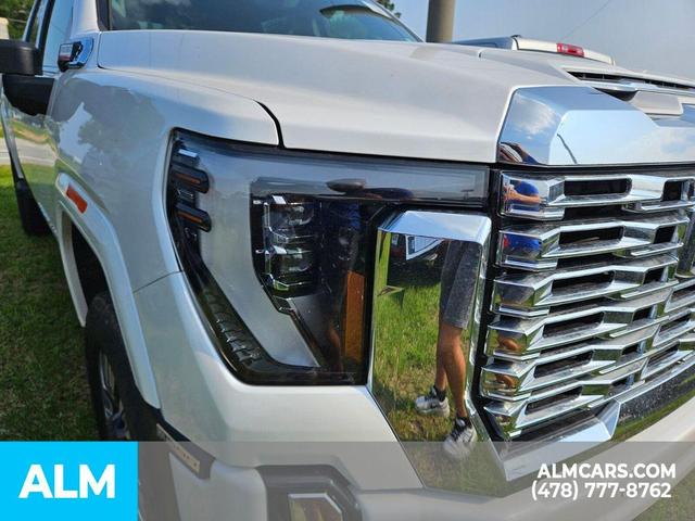 Photo of 2024 White Frost GMC Sierra 3500