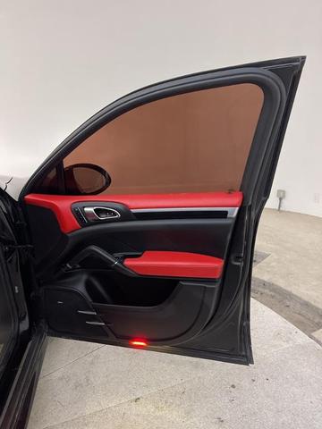 Photo of 2014 Black Porsche Cayenne