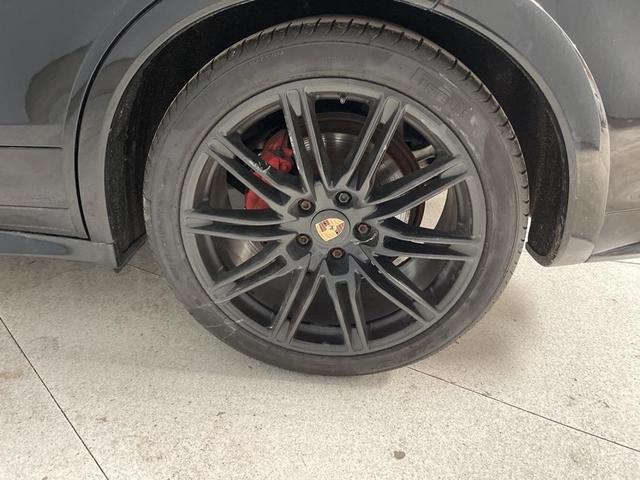 Photo of 2014 Black Porsche Cayenne