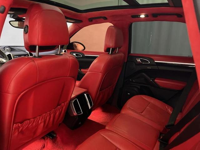 Photo of 2014 Black Porsche Cayenne