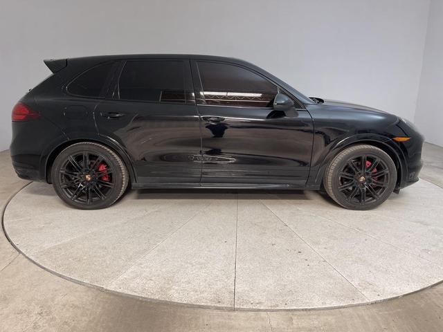 Photo of 2014 Black Porsche Cayenne