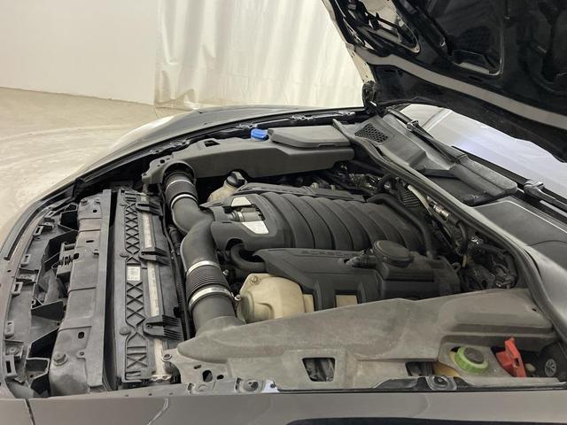Photo of 2014 Black Porsche Cayenne