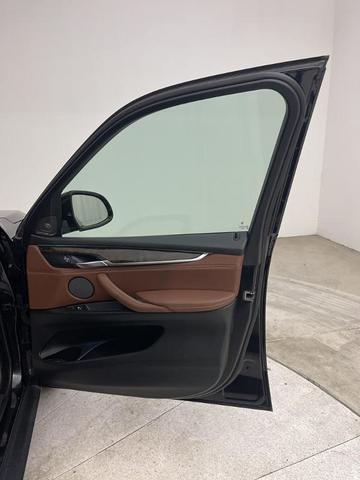 Photo of 2017 Black Sapphire Metallic BMW X5
