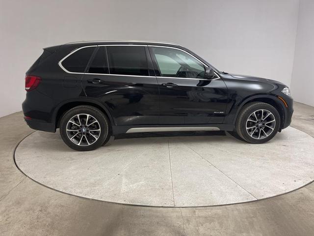 Photo of 2017 Black Sapphire Metallic BMW X5