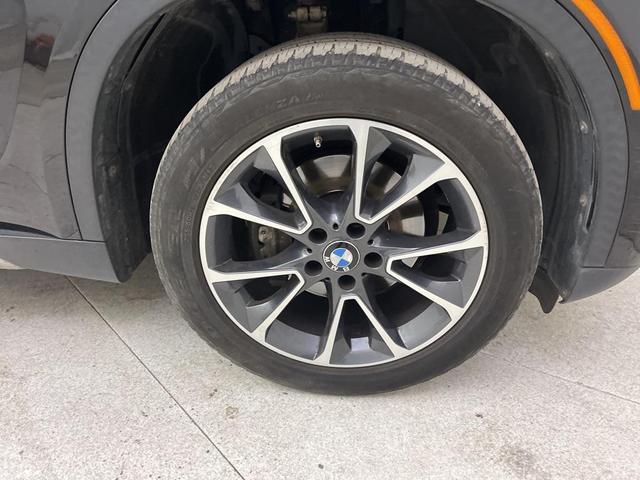 Photo of 2017 Black Sapphire Metallic BMW X5