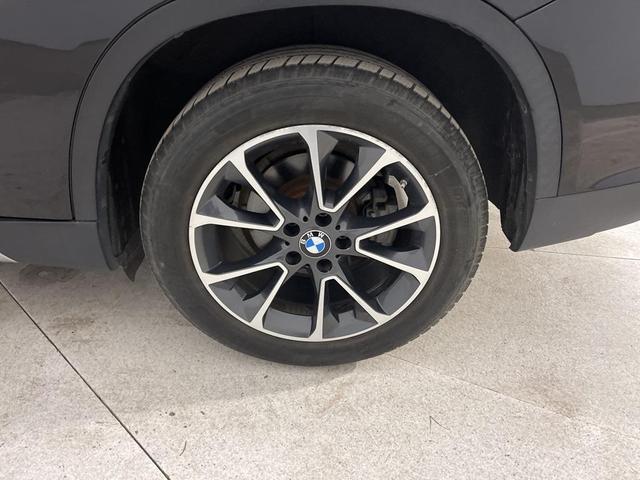 Photo of 2017 Black Sapphire Metallic BMW X5