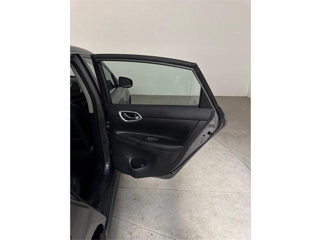 Photo of 2016 Gun Metallic Nissan Sentra