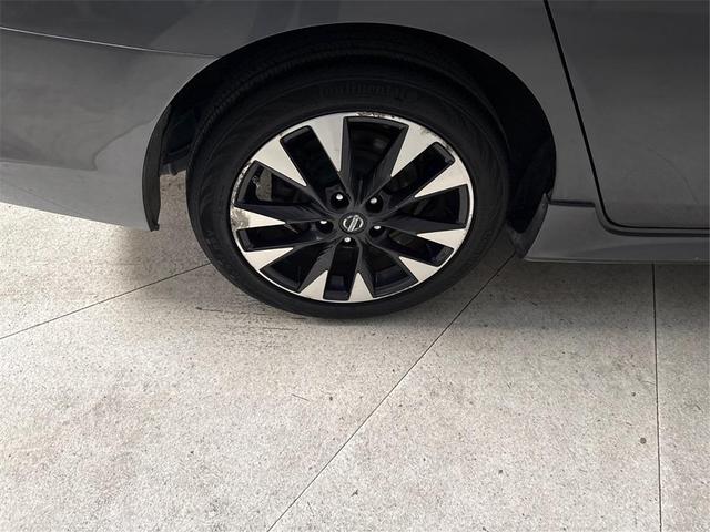 Photo of 2016 Gun Metallic Nissan Sentra
