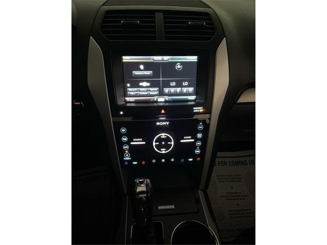 Photo of 2015 White Platinum Clearcoat Metallic Ford Explorer