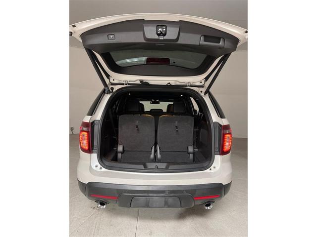 Photo of 2015 White Platinum Clearcoat Metallic Ford Explorer