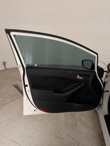 Photo of 2018 Clear White Kia Forte