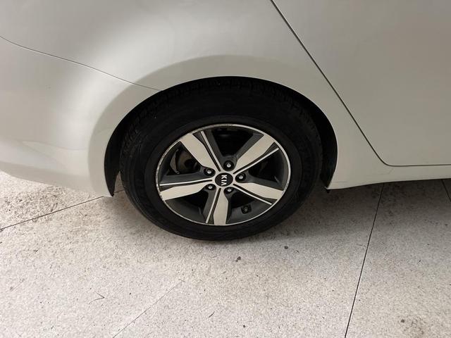 Photo of 2018 Clear White Kia Forte