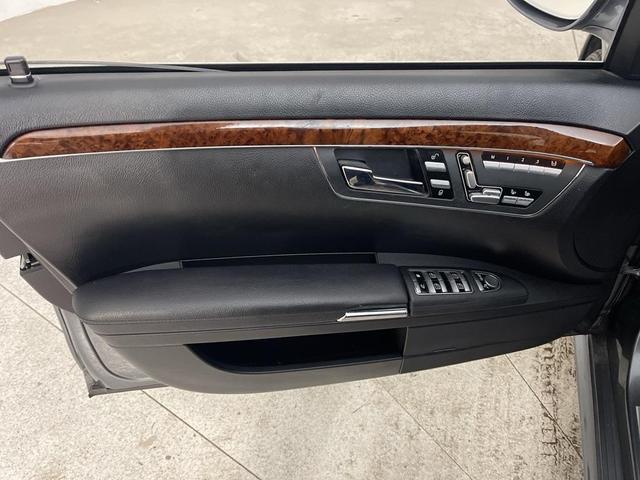 Photo of 2008 Gray Mercedes-Benz S-Class