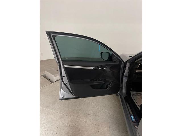 Photo of 2016 Lunar Silver Metallic Honda Civic