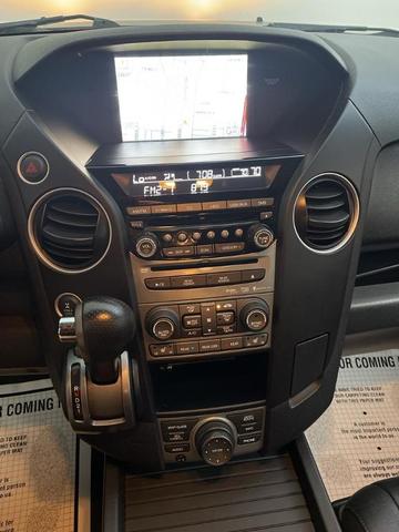 Photo of 2013 Taffeta White Honda Pilot