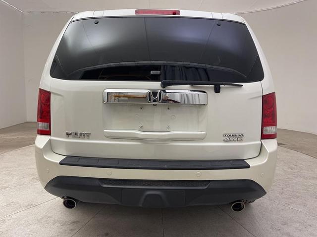 Photo of 2013 Taffeta White Honda Pilot