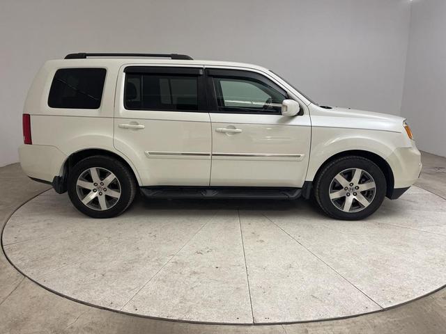 Photo of 2013 Taffeta White Honda Pilot