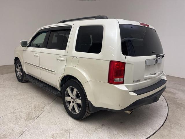 Photo of 2013 Taffeta White Honda Pilot