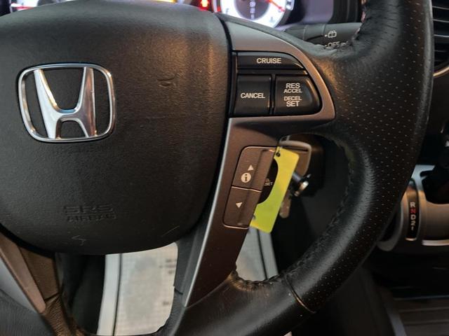 Photo of 2013 Taffeta White Honda Pilot